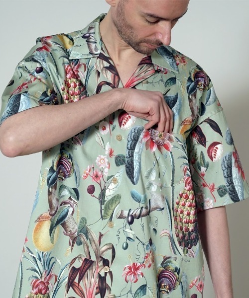 OVER THE TWELVE(オーバーザトゥウェルブ)の「OVER THE TWELVE/オーバーザトゥエルブ/OTT22-01 綿ストレッチ布帛インクジェット"OLD PLANTS"プリントシャツ(シャツ/ブラウス・メンズ・カーキ/アイボリー・X-LARGE/LARGE/MEDIUM)」の15枚目の写真