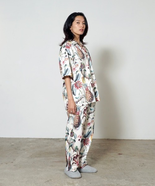 OVER THE TWELVE(オーバーザトゥウェルブ)の「OVER THE TWELVE/オーバーザトゥエルブ/OTT22-01 綿ストレッチ布帛インクジェット"OLD PLANTS"プリントシャツ(シャツ/ブラウス・メンズ・カーキ/アイボリー・X-LARGE/LARGE/MEDIUM)」の10枚目の写真