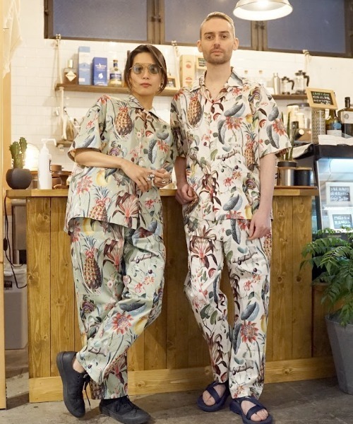 OVER THE TWELVE(オーバーザトゥウェルブ)の「OVER THE TWELVE/オーバーザトゥエルブ/OTT22-01 綿ストレッチ布帛インクジェット"OLD PLANTS"プリントシャツ(シャツ/ブラウス・メンズ・カーキ/アイボリー・X-LARGE/LARGE/MEDIUM)」の6枚目の写真