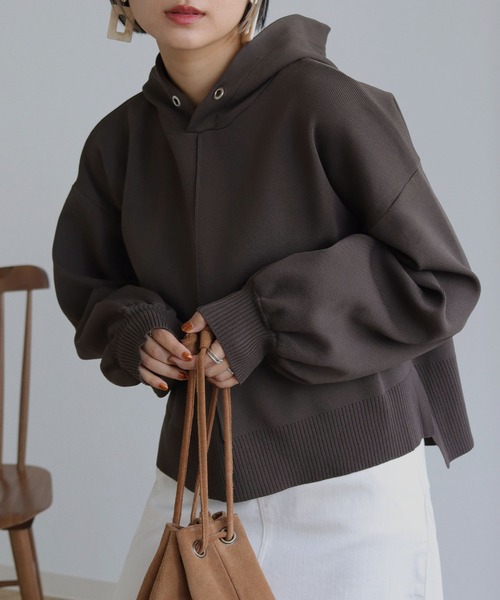 HER CLOSET（ハークローゼット）の「【shemoshelly】【WEB限定】ダンボールニットフーディーパーカー（パーカー・レディース・チャコールグレー/ライトグレー/ライトブルー/ブラック/ダークブラウン/グリーン/グレイッシュベージュ/テラコッタ・M）」の4枚目の写真