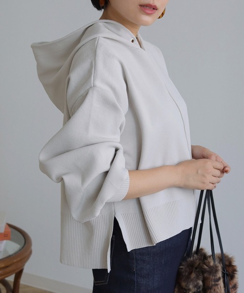 HER CLOSET（ハークローゼット）の「【shemoshelly】【WEB限定】ダンボールニットフーディーパーカー（パーカー・レディース・チャコールグレー/ライトグレー/ライトブルー/ブラック/ダークブラウン/グリーン/グレイッシュベージュ/テラコッタ・M）」の3枚目の写真