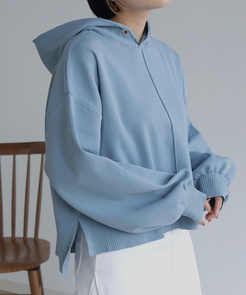 HER CLOSET（ハークローゼット）の「【shemoshelly】【WEB限定】ダンボールニットフーディーパーカー（パーカー・レディース・チャコールグレー/ライトグレー/ライトブルー/ブラック/ダークブラウン/グリーン/グレイッシュベージュ/テラコッタ・M）」の8枚目の写真