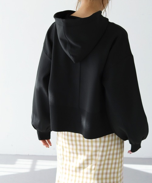 HER CLOSET（ハークローゼット）の「【shemoshelly】【WEB限定】ダンボールニットフーディーパーカー（パーカー・レディース・チャコールグレー/ライトグレー/ライトブルー/ブラック/ダークブラウン/グリーン/グレイッシュベージュ/テラコッタ・M）」の11枚目の写真