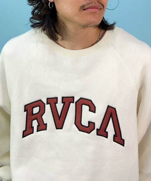 RVCA(ルーカ)の「RVCA/ルーカ オーバーサイズ カレッジロゴ トレーナー/クルーネック スウェット BC042-034(スウェット・メンズ・ホワイト/ブラック/ベージュ・S/M/L/XL)」の11枚目の写真