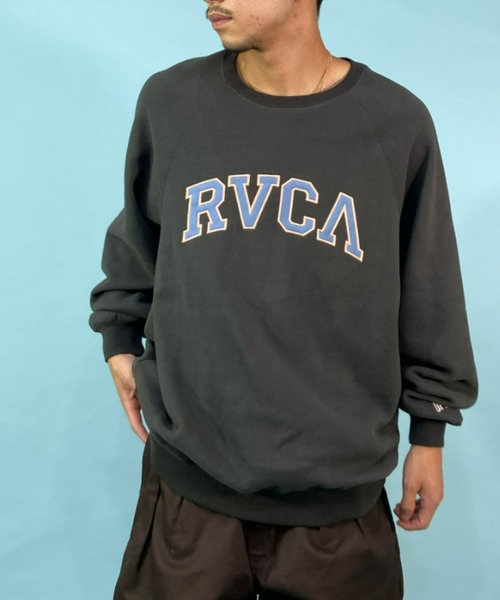 RVCA(ルーカ)の「RVCA/ルーカ オーバーサイズ カレッジロゴ トレーナー/クルーネック スウェット BC042-034(スウェット・メンズ・ホワイト/ブラック/ベージュ・S/M/L/XL)」の17枚目の写真