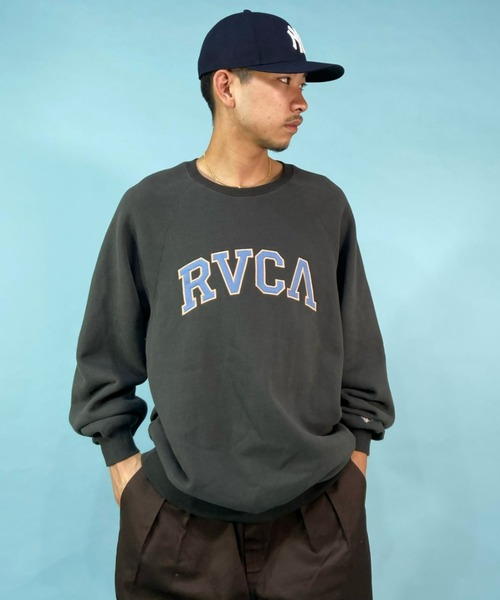 RVCA(ルーカ)の「RVCA/ルーカ オーバーサイズ カレッジロゴ トレーナー/クルーネック スウェット BC042-034(スウェット・メンズ・ホワイト/ブラック/ベージュ・S/M/L/XL)」の15枚目の写真