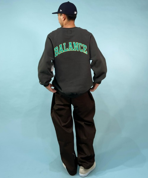 RVCA(ルーカ)の「RVCA/ルーカ オーバーサイズ カレッジロゴ トレーナー/クルーネック スウェット BC042-034(スウェット・メンズ・ホワイト/ブラック/ベージュ・S/M/L/XL)」の20枚目の写真