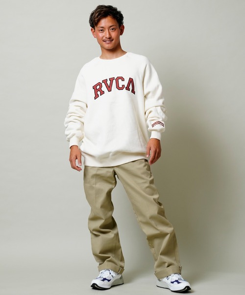 RVCA(ルーカ)の「RVCA/ルーカ オーバーサイズ カレッジロゴ トレーナー/クルーネック スウェット BC042-034(スウェット・メンズ・ホワイト/ブラック/ベージュ・S/M/L/XL)」の8枚目の写真