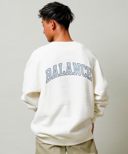 RVCA(ルーカ)の「RVCA/ルーカ オーバーサイズ カレッジロゴ トレーナー/クルーネック スウェット BC042-034(スウェット・メンズ・ホワイト/ブラック/ベージュ・S/M/L/XL)」の7枚目の写真