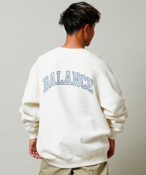 RVCA(ルーカ)の「RVCA/ルーカ オーバーサイズ カレッジロゴ トレーナー/クルーネック スウェット BC042-034(スウェット・メンズ・ホワイト/ブラック/ベージュ・S/M/L/XL)」の6枚目の写真