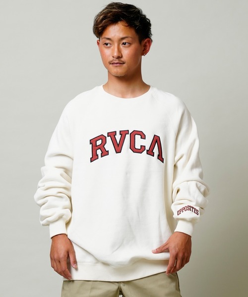 RVCA(ルーカ)の「RVCA/ルーカ オーバーサイズ カレッジロゴ トレーナー/クルーネック スウェット BC042-034(スウェット・メンズ・ホワイト/ブラック/ベージュ・S/M/L/XL)」の4枚目の写真