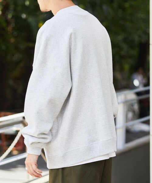 FREAK'S STORE（フリークスストア）の「WEB限定 12oz ヘビーウェイト ビッグシルエット クルーネックスウェット/リンガースウェット（スウェット・メンズ・ブラック/ブラック系その他/アッシュグレー/グレー系その他/ナチュラル/グレイッシュベージュ/ダークグリーン/ネイビー/グレイッシュブルー/イエロー・SMALL/MEDIUM/LARGE/X-LARGE）」の12枚目の写真