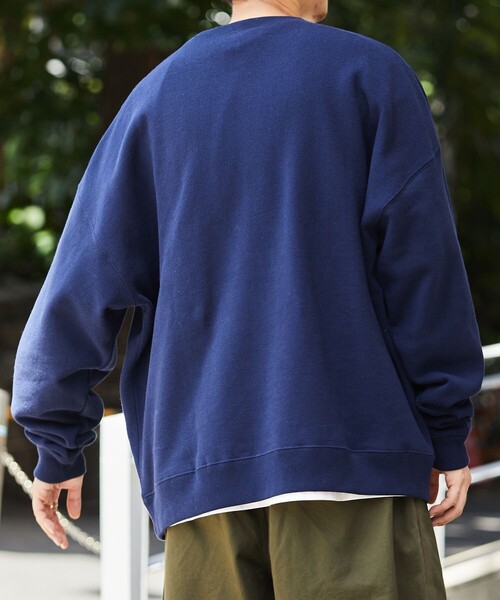 FREAK'S STORE（フリークスストア）の「WEB限定 12oz ヘビーウェイト ビッグシルエット クルーネックスウェット/リンガースウェット（スウェット・メンズ・ブラック/ブラック系その他/アッシュグレー/グレー系その他/ナチュラル/グレイッシュベージュ/ダークグリーン/ネイビー/グレイッシュブルー/イエロー・SMALL/MEDIUM/LARGE/X-LARGE）」の16枚目の写真