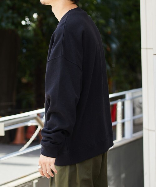 FREAK'S STORE（フリークスストア）の「WEB限定 12oz ヘビーウェイト ビッグシルエット クルーネックスウェット/リンガースウェット（スウェット・メンズ・ブラック/ブラック系その他/アッシュグレー/グレー系その他/ナチュラル/グレイッシュベージュ/ダークグリーン/ネイビー/グレイッシュブルー/イエロー・SMALL/MEDIUM/LARGE/X-LARGE）」の19枚目の写真