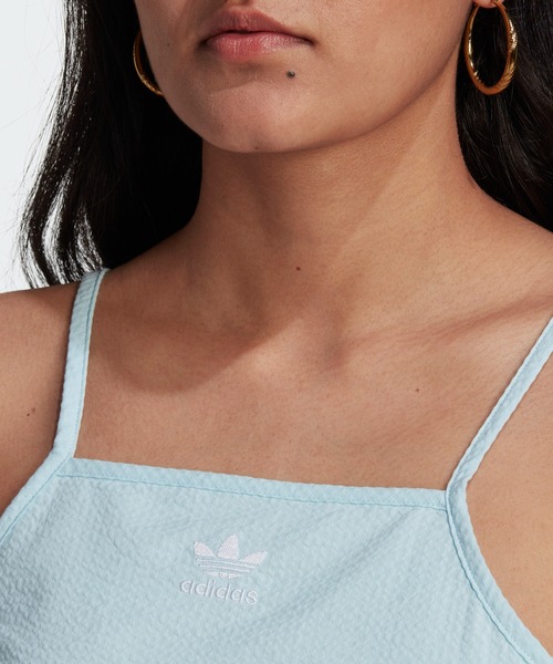 adidas（アディダス）の「アディカラー クラシックス ポプリン ホルターネックトップ / アディダスオリジナルス（レディース）（タンクトップ・レディース・ブルー・SMALL/MEDIUM/LARGE/X-LARGE/XX-LARGE/X-SMALL）」の7枚目の写真