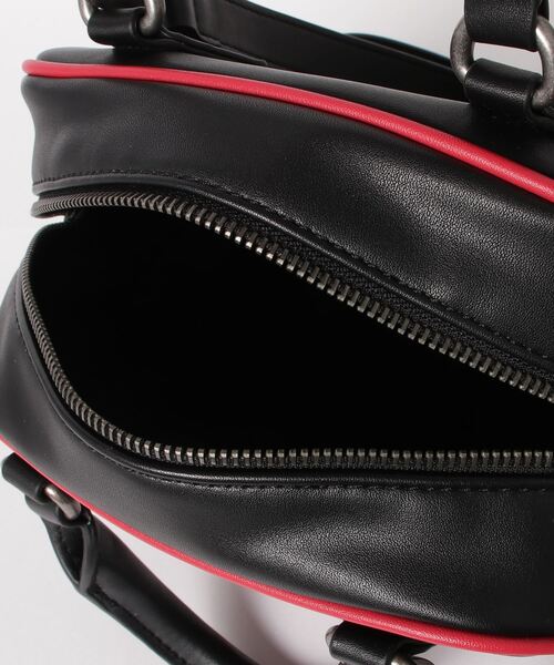 Guess(ゲス)の「GUESS Originals x Betty Boop Mini Satchel(ハンドバッグ・レディース・ブラック・ONE SIZE)」の12枚目の写真