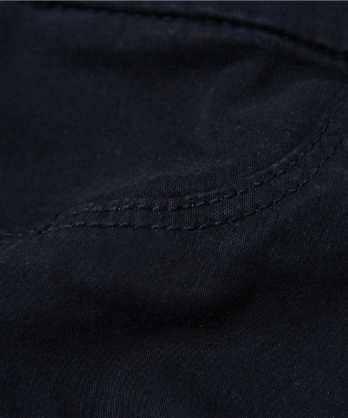 J BRAND（ジェイブランド）の「(J.BRAND) 8020V080 ANJA LUXE SATEEN CUFF CROP（その他パンツ・レディース・ブルー/グレー系その他/ブラック・23/24/22/26/27/25）」の13枚目の写真