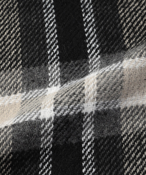 MONO　COMME CA（モノコムサ）の「【リバーシブル】　パイピング　ポンチョストール（ストール/ショール・レディース・ブラック系/ベージュ/ブラウン・FREE）」の8枚目の写真