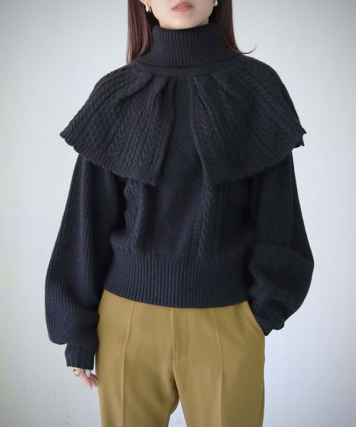 cheriella（シェリエラ）の「【cheriella】WEB限定ケープケーブルタートルネックニット（ニット/セーター・レディース・アイボリー/ブラック/グレイッシュベージュ/パープル・M）」の2枚目の写真