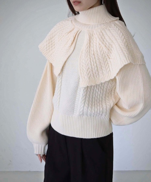 cheriella（シェリエラ）の「【cheriella】WEB限定ケープケーブルタートルネックニット（ニット/セーター・レディース・アイボリー/ブラック/グレイッシュベージュ/パープル・M）」の7枚目の写真