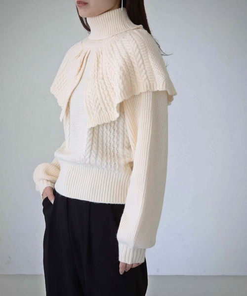 cheriella（シェリエラ）の「【cheriella】WEB限定ケープケーブルタートルネックニット（ニット/セーター・レディース・アイボリー/ブラック/グレイッシュベージュ/パープル・M）」の9枚目の写真