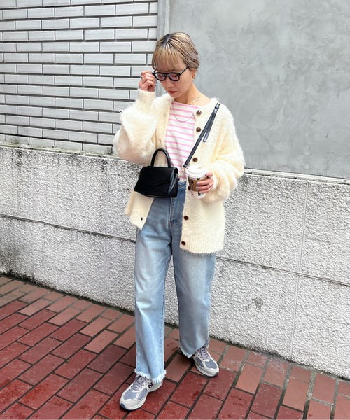 feepur（フェピュール）の「【ハンドウォッシャブル】ウール混起毛オーバーサイズカーディガン（カーディガン/ボレロ・レディース・ピンク/オフホワイト/ブルー/イエロー/グレー系その他/ブラック/チャコールグレー・MEDIUM）」の14枚目の写真