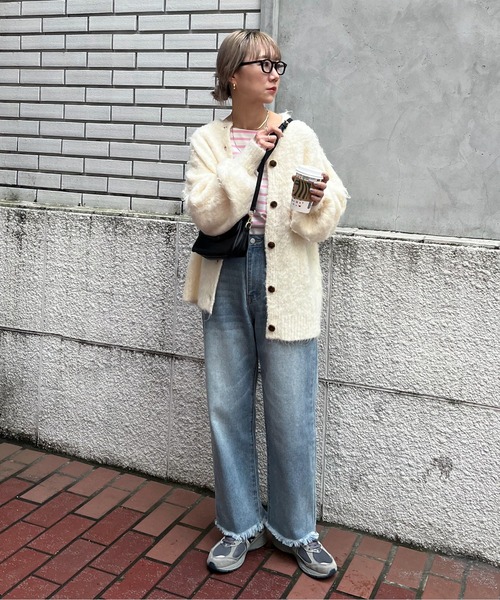 feepur（フェピュール）の「【ハンドウォッシャブル】ウール混起毛オーバーサイズカーディガン（カーディガン/ボレロ・レディース・ピンク/オフホワイト/ブルー/イエロー/グレー系その他/ブラック/チャコールグレー・MEDIUM）」の17枚目の写真