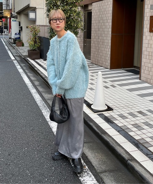 feepur（フェピュール）の「【ハンドウォッシャブル】ウール混起毛オーバーサイズカーディガン（カーディガン/ボレロ・レディース・ピンク/オフホワイト/ブルー/イエロー/グレー系その他/ブラック/チャコールグレー・MEDIUM）」の10枚目の写真