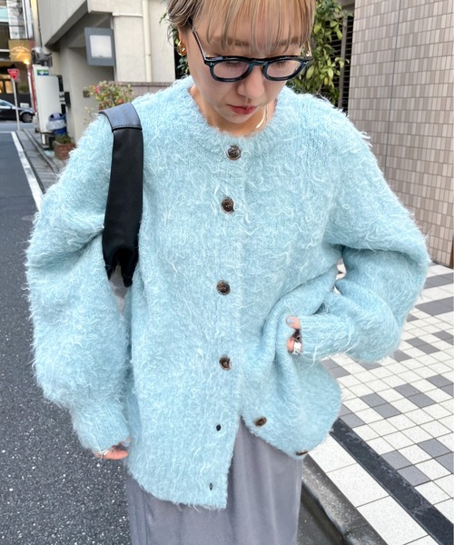 feepur（フェピュール）の「【ハンドウォッシャブル】ウール混起毛オーバーサイズカーディガン（カーディガン/ボレロ・レディース・ピンク/オフホワイト/ブルー/イエロー/グレー系その他/ブラック/チャコールグレー・MEDIUM）」の12枚目の写真