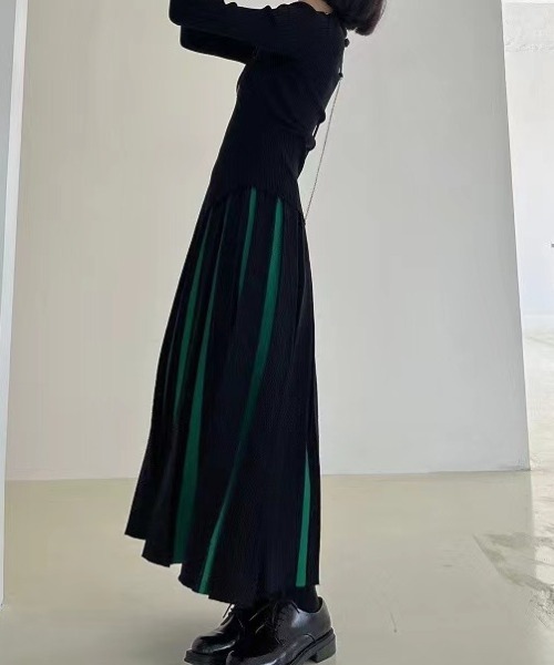 DIAVEL（ディアベル）の「バイカラーストライプニットスカート（スカート・レディース・グリーン/ホワイト・M）」の20枚目の写真