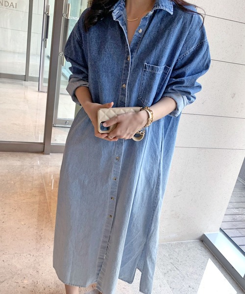 Jewelobe（ジュエローブ）の「グラデーションデニムロングシャツワンピース（ワンピース・レディース・ブルー・FREE）」の10枚目の写真