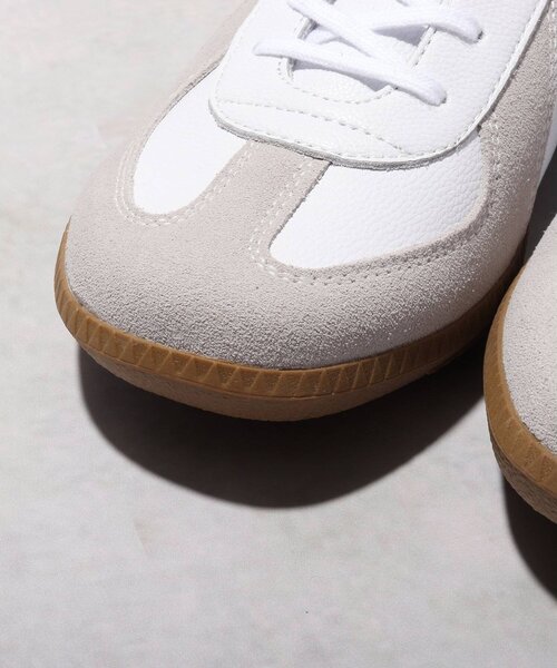 tk.TAKEO KIKUCHI（ティーケータケオキクチ）の「◆GERMAN TRAINER 別注レザースニーカー（スニーカー・メンズ・ブラック/ホワイト・50/60/70）」の18枚目の写真