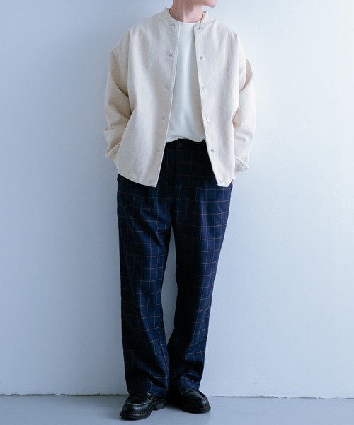 ITEMS URBANRESEARCH（アイテムズ アーバンリサーチ）の「ドットボタン デニムMA-1（ブルゾン・メンズ・アイボリー/ライトブルー/ネイビー・MEDIUM/LARGE）」の6枚目の写真