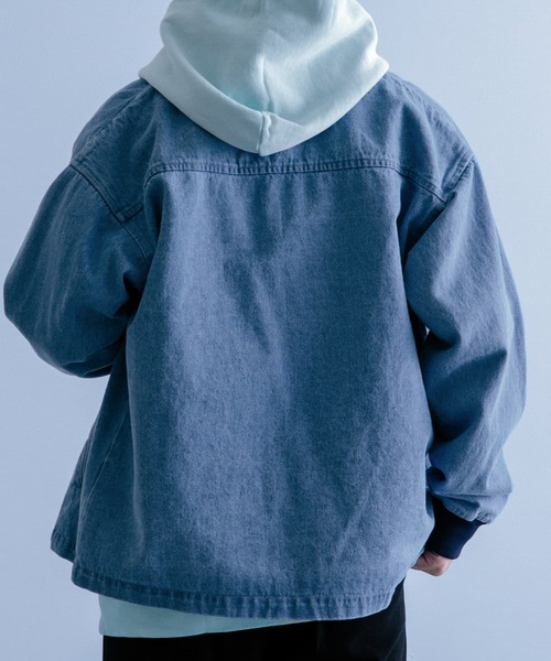 ITEMS URBANRESEARCH（アイテムズ アーバンリサーチ）の「ドットボタン デニムMA-1（ブルゾン・メンズ・アイボリー/ライトブルー/ネイビー・MEDIUM/LARGE）」の20枚目の写真