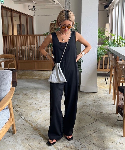 Riberry（リベリー）の「Vネックサロペット（サロペット/オーバーオール・レディース・ネイビー/ブラック・FREE）」の6枚目の写真