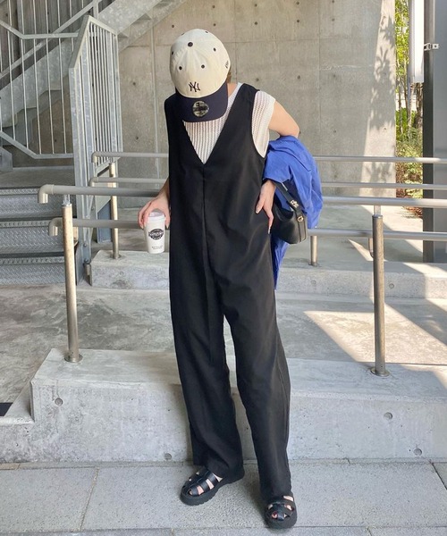 Riberry（リベリー）の「Vネックサロペット（サロペット/オーバーオール・レディース・ネイビー/ブラック・FREE）」の5枚目の写真