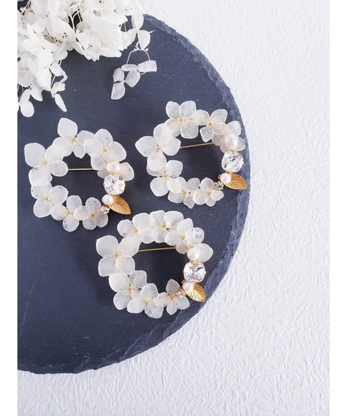 tone（トーン）の「【Tresor】紫陽花 クリスタル　ブローチ(MA)（ブローチ/コサージュ・レディース・ホワイト/ピンク/ブルー/パープル/ネイビー・FREE）」の8枚目の写真