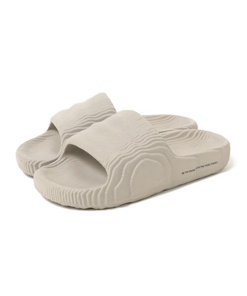 adidas（アディダス）の「adidas / ADILETTE 22 SLIDES（サンダル・メンズ・カーキ/ホワイト/オリーブ/ベージュ・28.5cm/26.5cm/25.5cm/27.5cm）」の4枚目の写真