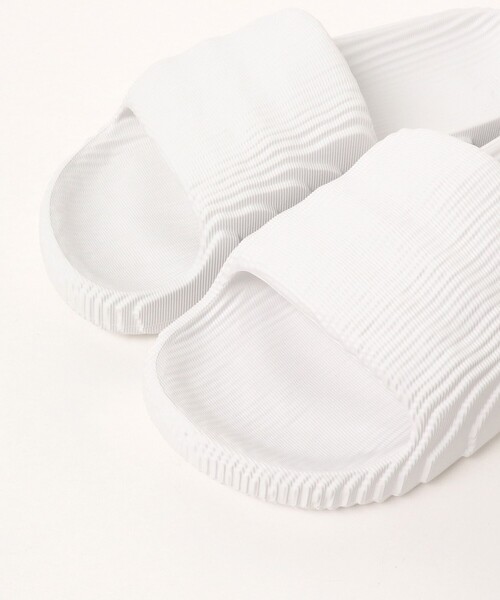 adidas（アディダス）の「adidas / ADILETTE 22 SLIDES（サンダル・メンズ・カーキ/ホワイト/オリーブ/ベージュ・28.5cm/26.5cm/25.5cm/27.5cm）」の5枚目の写真