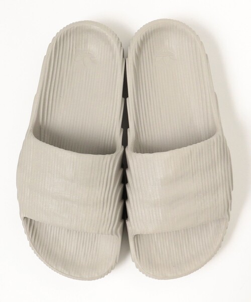 adidas（アディダス）の「adidas / ADILETTE 22 SLIDES（サンダル・メンズ・カーキ/ホワイト/オリーブ/ベージュ・28.5cm/26.5cm/25.5cm/27.5cm）」の13枚目の写真
