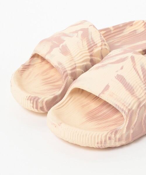 adidas（アディダス）の「adidas / ADILETTE 22 SLIDES（サンダル・メンズ・カーキ/ホワイト/オリーブ/ベージュ・28.5cm/26.5cm/25.5cm/27.5cm）」の15枚目の写真