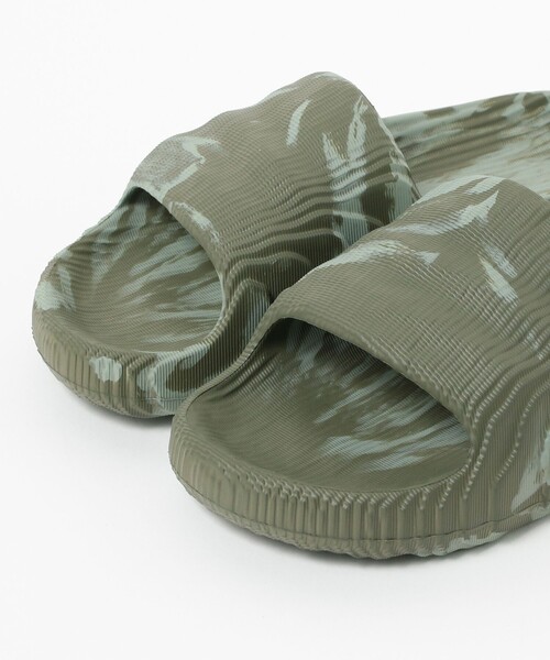 adidas（アディダス）の「adidas / ADILETTE 22 SLIDES（サンダル・メンズ・カーキ/ホワイト/オリーブ/ベージュ・28.5cm/26.5cm/25.5cm/27.5cm）」の20枚目の写真