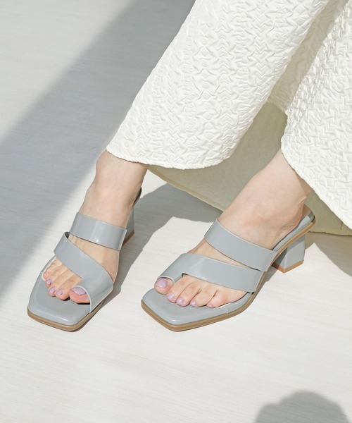 RiiiKa（リーカ）の「【RiiiKa/リーカ】サムリングヒールサンダル（サンダル・レディース・ブルー/アイボリー/ブラック・S/M/L/LL）」の3枚目の写真