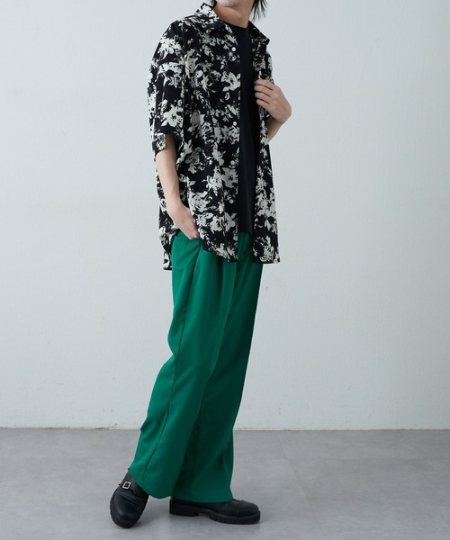 COLONY 2139（コロニートゥーワンスリーナイン）の「WEB限定サイズあり センタープレスフレアパンツ（スラックス・メンズ・サックスブルー/アイボリー/ブラック/グリーン・LARGE/MEDIUM/X-LARGE）」の12枚目の写真