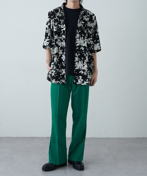 COLONY 2139（コロニートゥーワンスリーナイン）の「WEB限定サイズあり センタープレスフレアパンツ（スラックス・メンズ・サックスブルー/アイボリー/ブラック/グリーン・LARGE/MEDIUM/X-LARGE）」の14枚目の写真