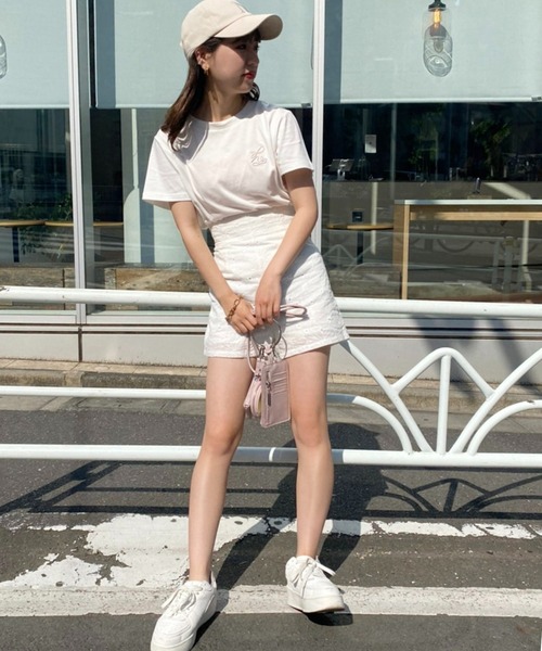 one after another NICE CLAUP（ワンアフターアナザーナイスクラップ）の「ワンポイントロゴ刺繍T【ZOZO限定商品】（Tシャツ/カットソー・レディース・ブラック系その他/オートミール/ホワイト系その他/オフホワイト・FREE）」の17枚目の写真