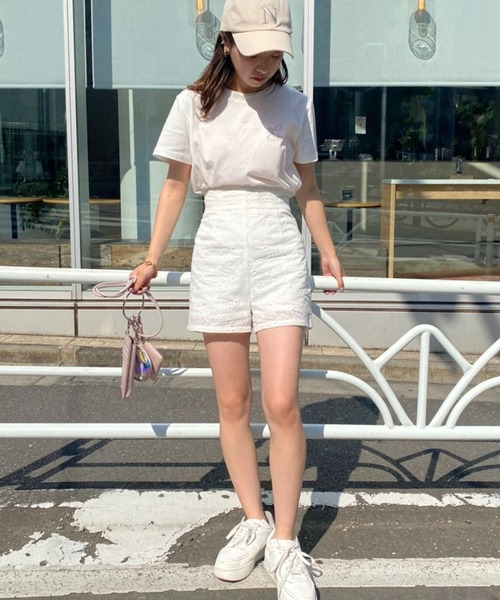 one after another NICE CLAUP（ワンアフターアナザーナイスクラップ）の「ワンポイントロゴ刺繍T【ZOZO限定商品】（Tシャツ/カットソー・レディース・ブラック系その他/オートミール/ホワイト系その他/オフホワイト・FREE）」の18枚目の写真