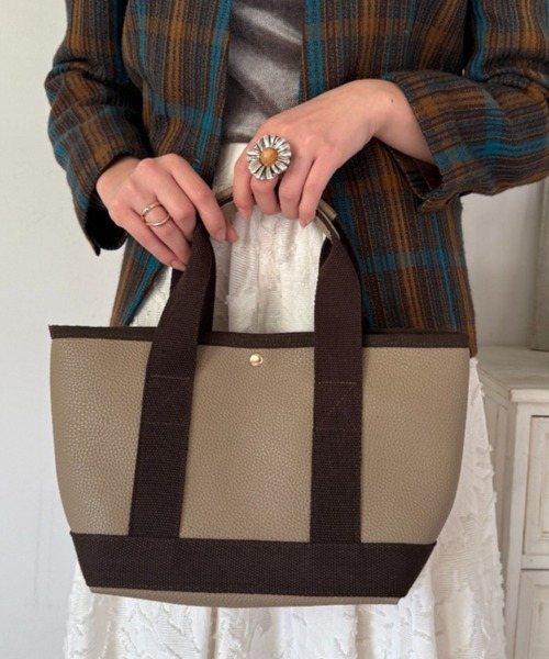 MAISON BREEZE(メゾンブリーズ)の「嬉しいポーチ付き♪【MAISON BREEZE】シボレザーライク ミニトートバッグ SNBD(トートバッグ・レディース・ベージュ/グレー/ブラック/シルバー/グレイッシュベージュ/アイボリー/ブラウン・FREE)」の4枚目の写真