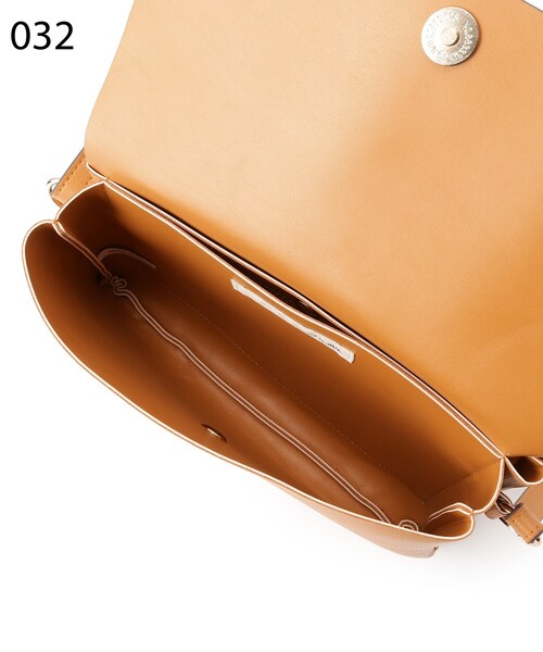 SHOO・LA・RUE（シューラルー）の「◆【軽量】ふわっと軽いフラップショルダーバッグ（ショルダーバッグ・レディース・ライトグレー/ブラック/イエロー・00）」の4枚目の写真