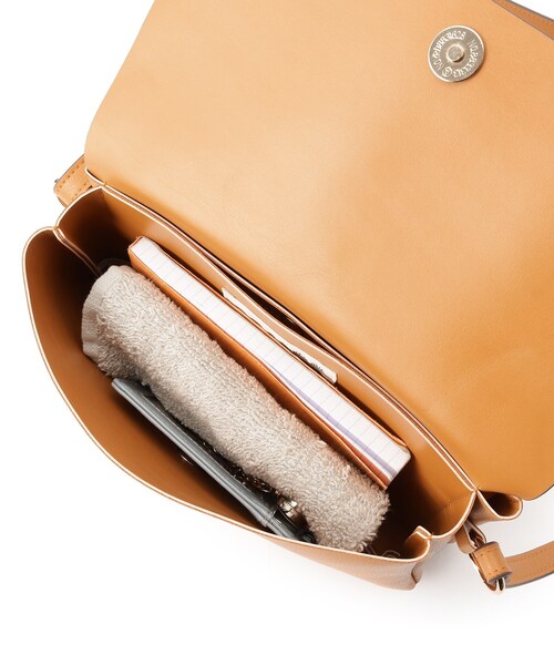 SHOO・LA・RUE（シューラルー）の「◆【軽量】ふわっと軽いフラップショルダーバッグ（ショルダーバッグ・レディース・ライトグレー/ブラック/イエロー・00）」の18枚目の写真